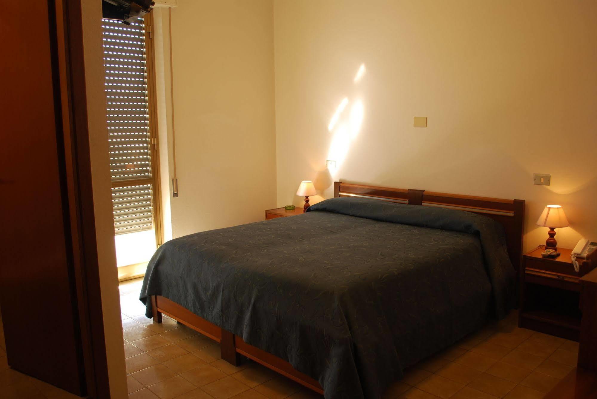 Albergo Smeraldo Castelnuovo Magra Exteriör bild